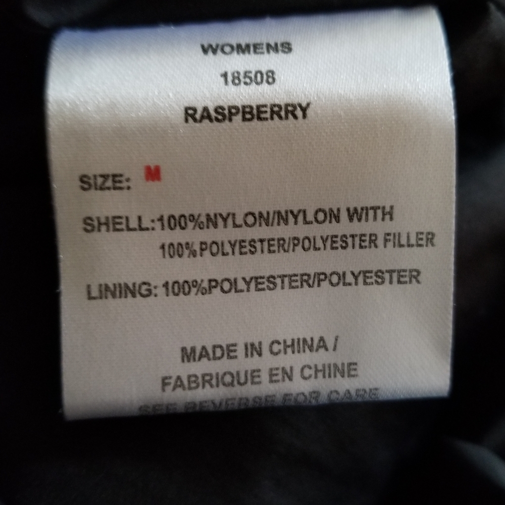 Woolrich Quilted Raspberry Vest - Size Medium - Picture 7 of 7